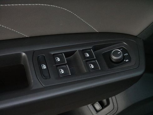 Certified 2023 Volkswagen Atlas Cross Sport SE image 20