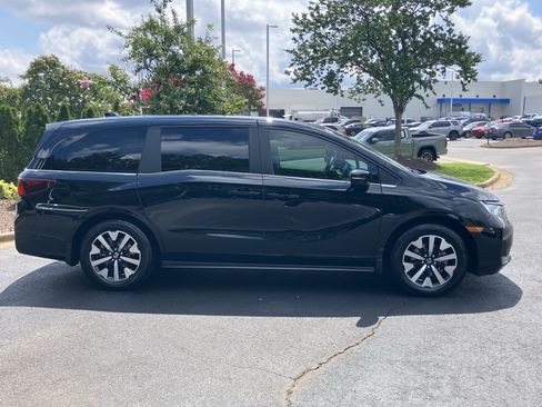 Certified 2026 Honda Odyssey EX-L image 11