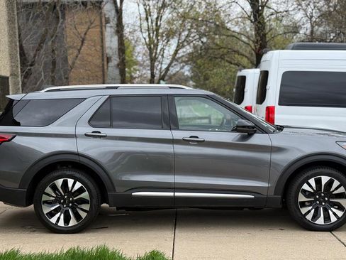 Used 2025 Ford Explorer Platinum w/ LUX Leather Package image 8