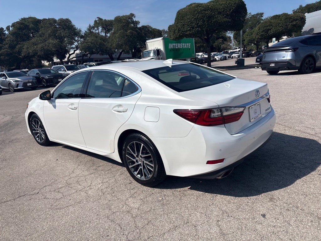 Used 2016 Lexus ES 350 w/ Luxury Package w/Wood Trim FWD image 3