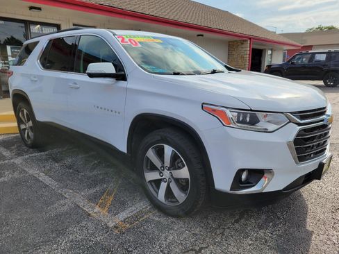 Used 2020 Chevrolet Traverse LT w/ LT Premium Package AWD/4WD image 3