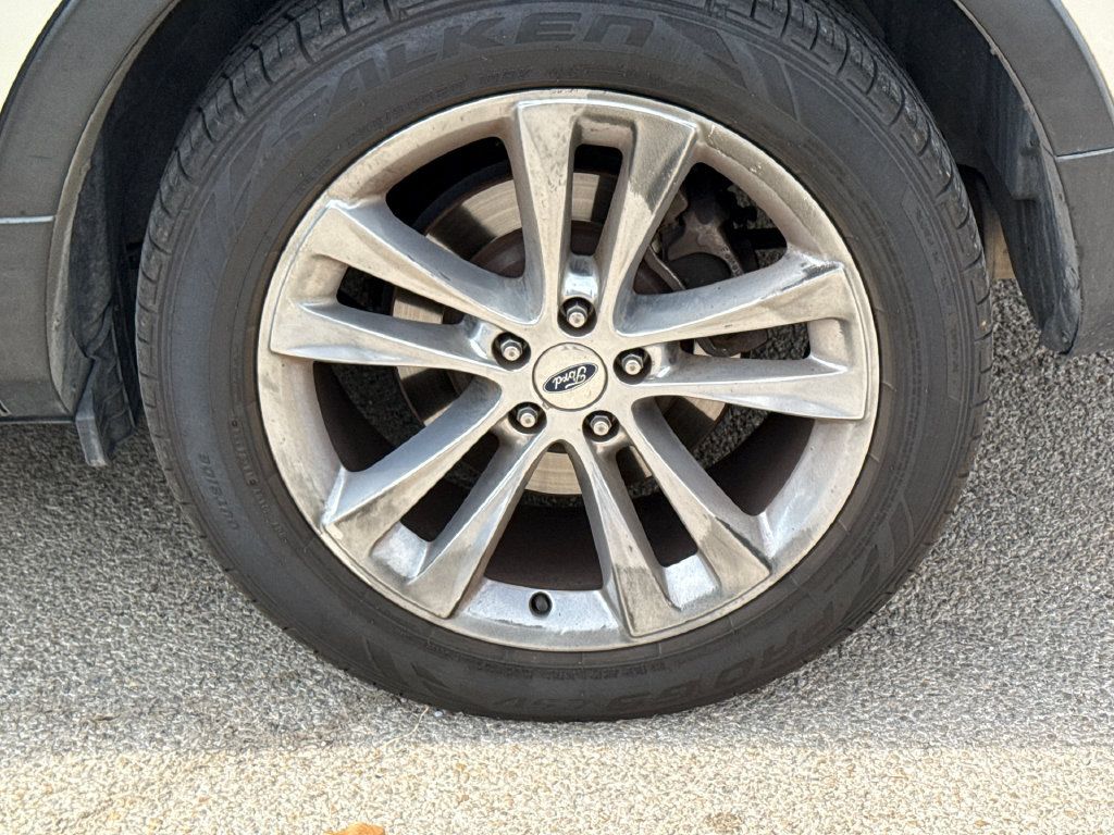 Used 2018 Ford Explorer XLT w/ Equipment Group 202A FWD image 9