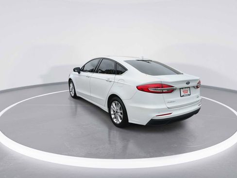 Used 2020 Ford Fusion SE FWD image 6