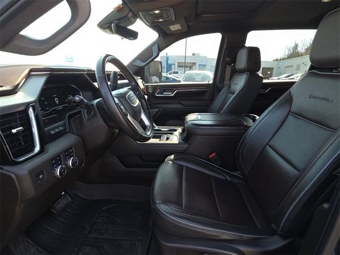 Used 2024 GMC Sierra 2500 Denali w/ Denali Reserve Package image 17