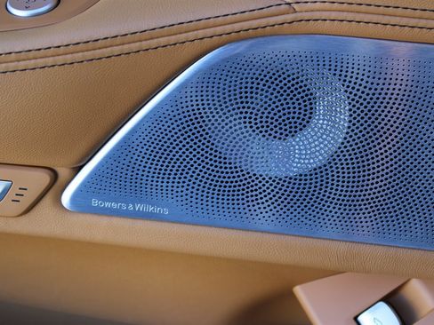 Used 2018 BMW 740i image 35