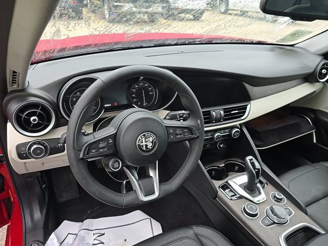 Used 2021 Alfa Romeo Giulia Ti AWD/4WD image 9