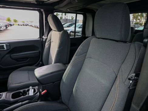 New 2025 Jeep Gladiator Willys image 15