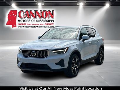 Used 2024 Volvo XC40 B5 Core