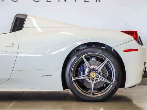Used 2015 Ferrari 458 Spider RWD image 19