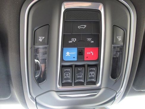 New 2026 Jeep Grand Cherokee Limited RWD image 24