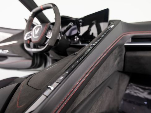 Used 2023 Chevrolet Corvette Z06 image 31