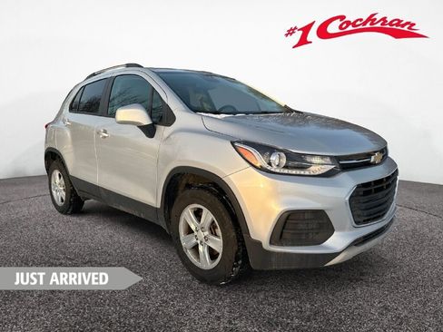Certified 2022 Chevrolet Trax LT w/ LT Convenience Package image 1