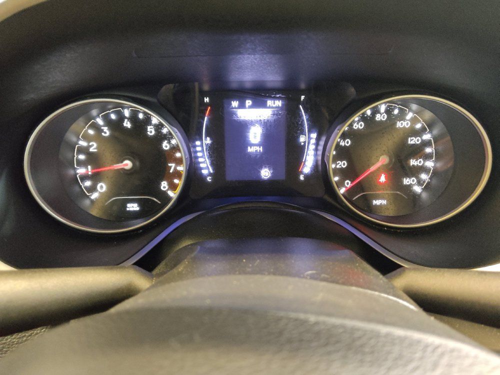 Used 2021 Jeep Compass Latitude FWD image 23
