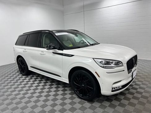 Used 2024 Lincoln Aviator Black Label AWD/4WD image 4