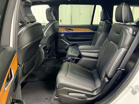 Used 2023 Jeep Grand Cherokee L Summit AWD/4WD image 24