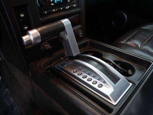 Used 2005 HUMMER H2 w/ Preferred Equipment Group AWD/4WD image 18