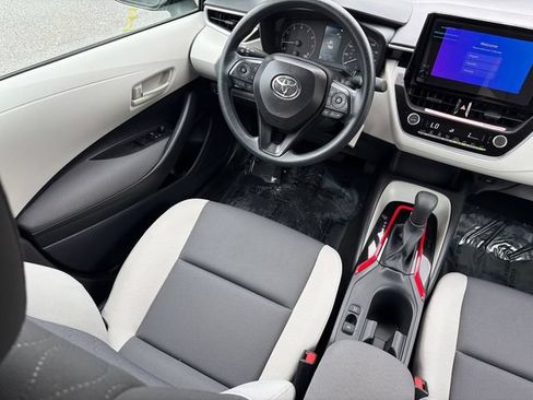 Used 2025 Toyota Corolla LE FWD image 20
