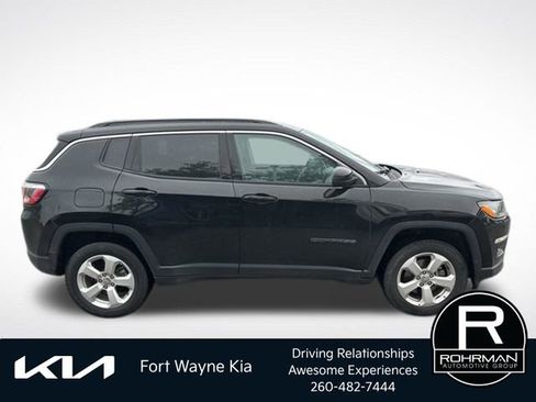 Used 2018 Jeep Compass Latitude w/ Popular Equipment Group AWD/4WD image 7