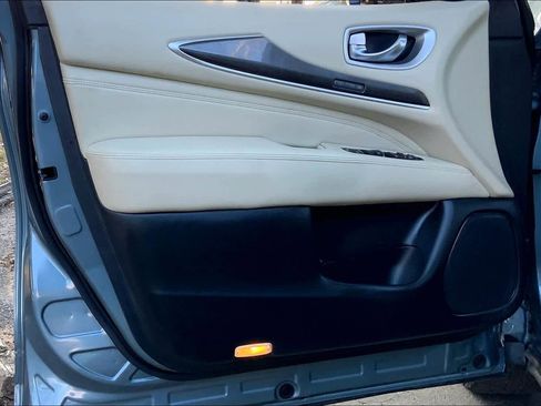 Used 2019 INFINITI QX60 Luxe w/ Essential Package image 21