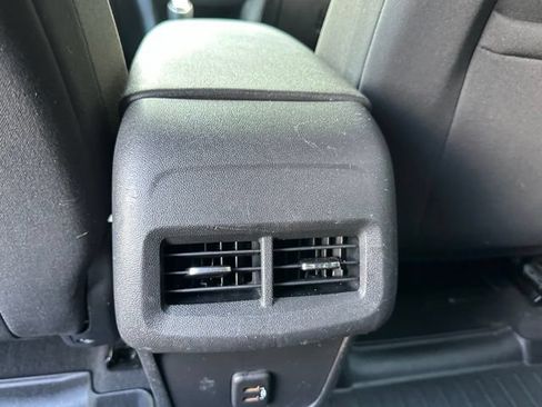 Used 2019 Chevrolet Equinox LT FWD image 21