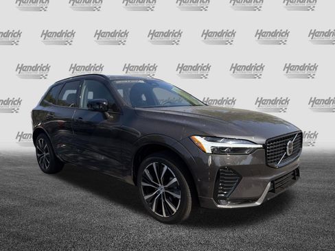 Certified 2025 Volvo XC60 B5 Plus AWD/4WD image 2