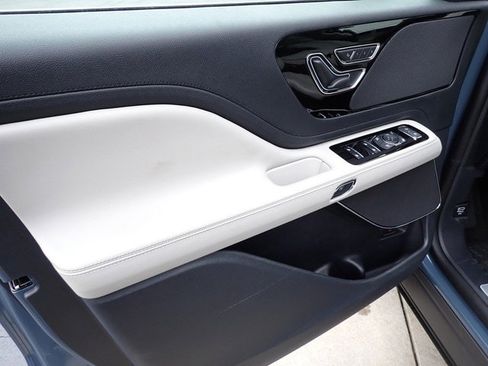 New 2026 Lincoln Aviator Premiere image 19