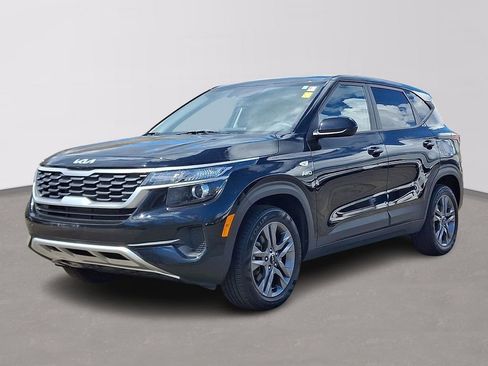 Certified 2023 Kia Seltos LX AWD/4WD image 3