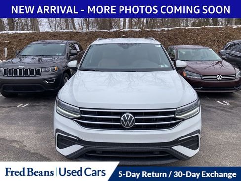 Certified 2024 Volkswagen Tiguan SE image 2
