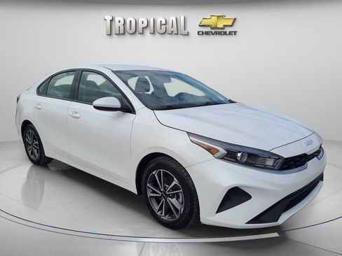 Used 2023 Kia Forte LXS FWD image 7
