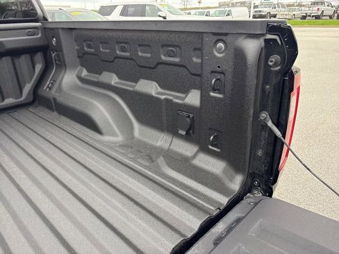New 2026 GMC Canyon Denali w/ LPO, Denali Black Edition AWD/4WD image 8