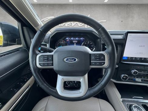 Used 2022 Ford Expedition XLT RWD image 21