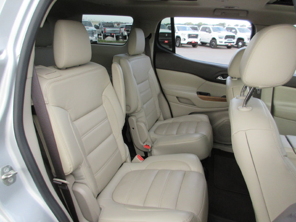 Certified 2017 GMC Acadia Denali w/ Technology Package FWD image 26