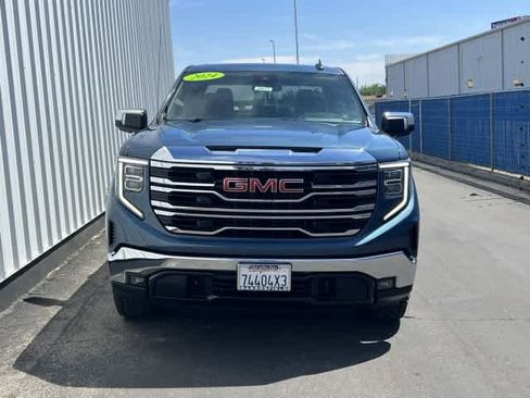 Used 2024 GMC Sierra 1500 SLT image 2