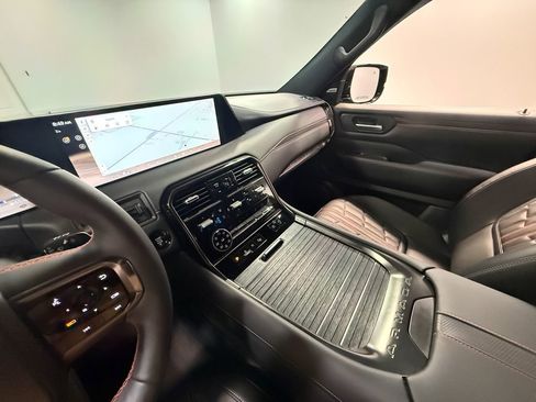Used 2026 Nissan Armada PRO-4X AWD/4WD image 83