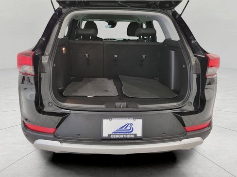 Used 2023 Chevrolet TrailBlazer LT w/ Convenience Package FWD image 16