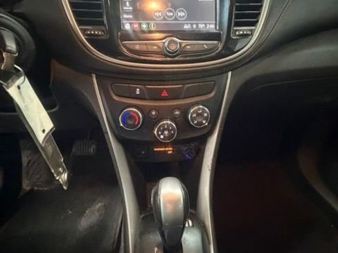 Used 2019 Chevrolet Trax LT FWD image 18