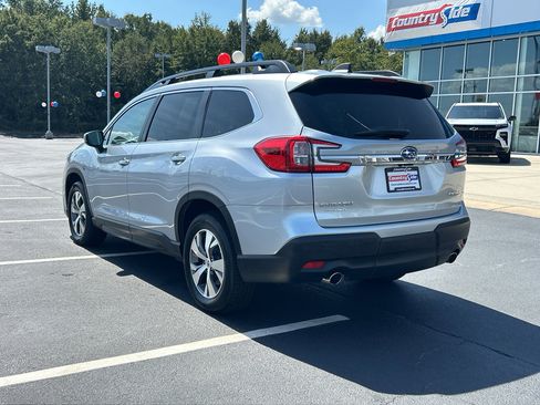 Used 2024 Subaru Ascent Premium w/ Convenience Package image 7