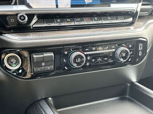 Used 2024 Chevrolet Silverado 3500 LTZ w/ LTZ Convenience Package image 30