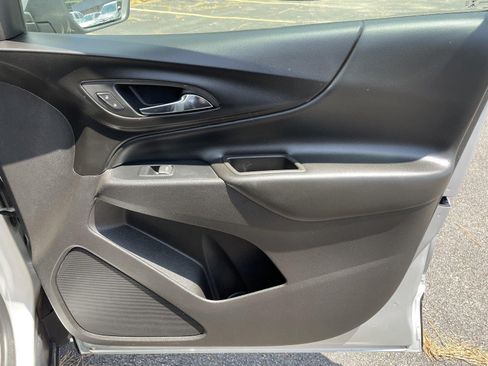 Used 2019 Chevrolet Equinox LT w/ Driver Convenience Package FWD image 46