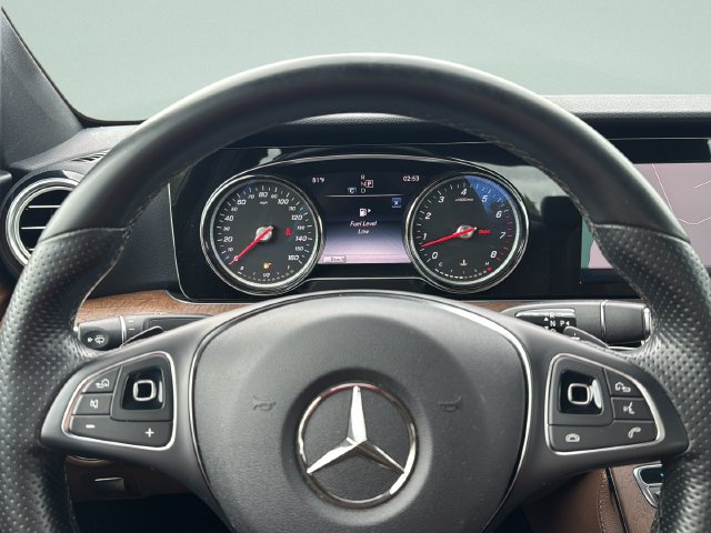 Used 2018 Mercedes-Benz E 300 4MATIC image 28