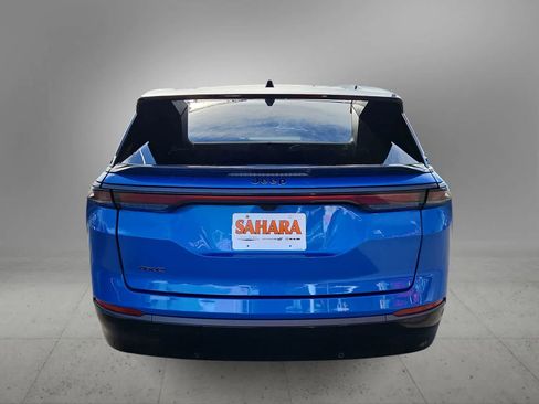 Used 2025 Jeep Wagoneer S Limited image 8