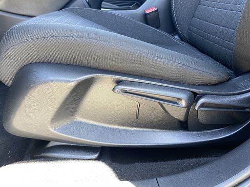 Used 2023 Honda HR-V LX image 21