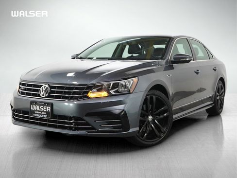 Used 2017 Volkswagen Passat 1.8T R-Line image 1