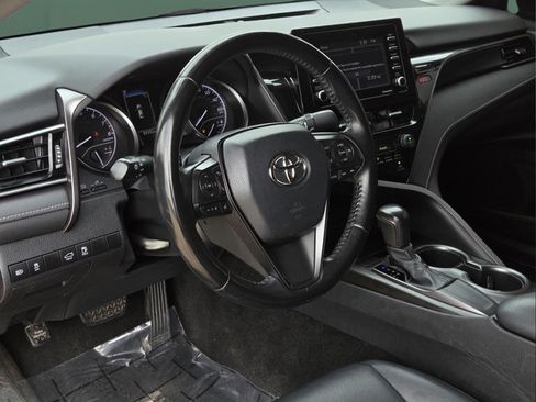 Used 2021 Toyota Camry SE FWD image 7