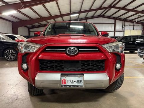 Used 2020 Toyota 4Runner TRD Off-Road Premium AWD/4WD image 2