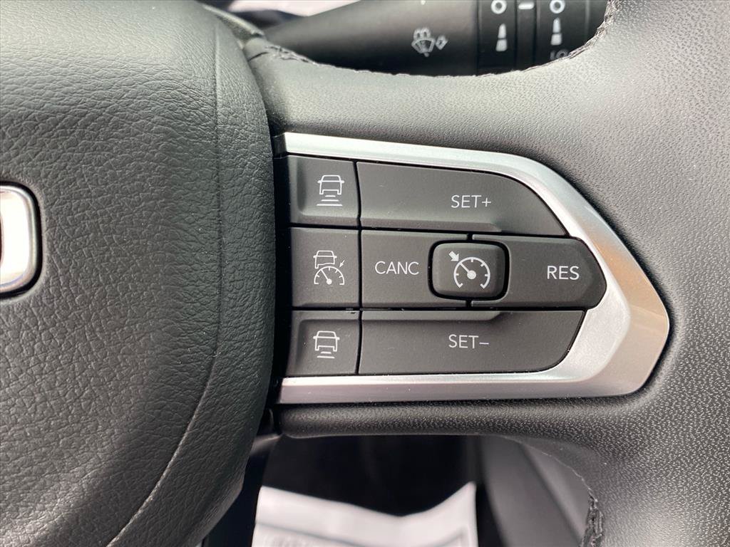 Used 2025 Jeep Compass Limited AWD/4WD image 19
