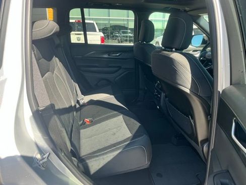 New 2025 Jeep Grand Cherokee Laredo X w/ Luxury Tech Group I image 20