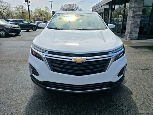 Used 2023 Chevrolet Equinox LT image 2