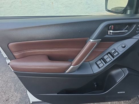 Used 2018 Subaru Forester 2.5i Touring AWD/4WD image 14