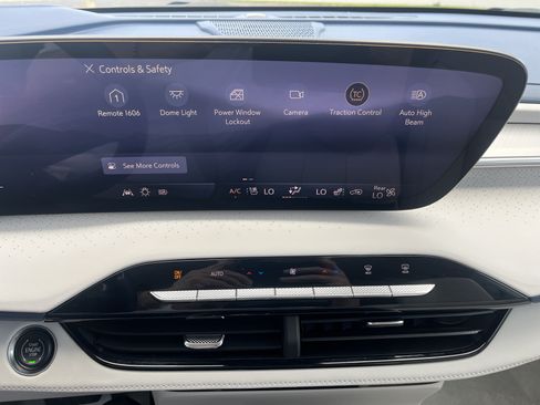 Used 2025 Buick Enclave Avenir w/ Super Cruise Package AWD/4WD image 30